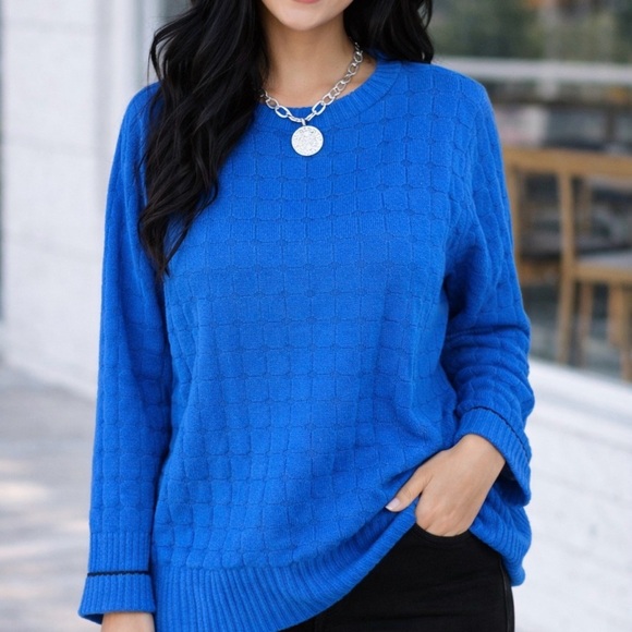 Liz Claiborne Sweaters - Women's Liz Claiborne Blue Textured Crew Neck Sweater S like new